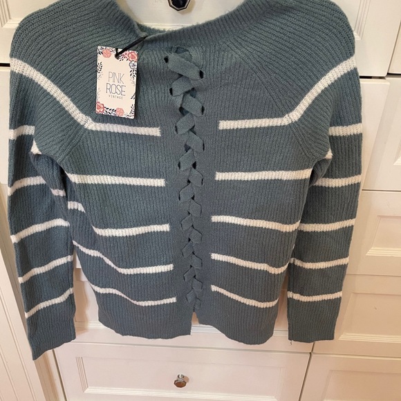 Sweater so comfy and cute. - Picture 4 of 4